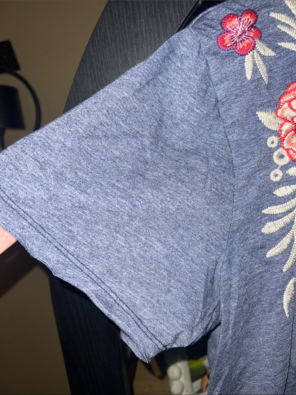 Johnny Was Blue Short Sleeve V-Neck Top with Red/Beige Floral Embroidery XL - Picture 6 of 14